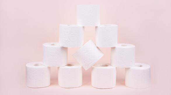 Roll of soft toilet tissue paper made from 100% virgin pulp