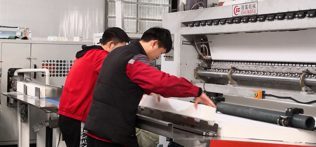 High-efficiency hygiene product manufacturing machine
