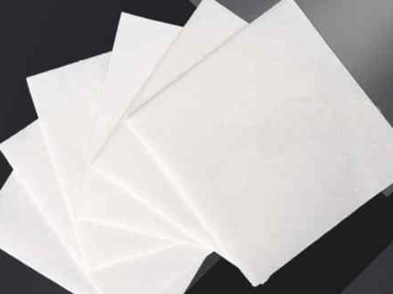 High-quality facial tissue, soft and absorbent, ideal for homes and clinics